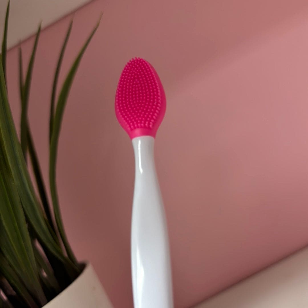 Jolie's Exfoliating Lip Brush