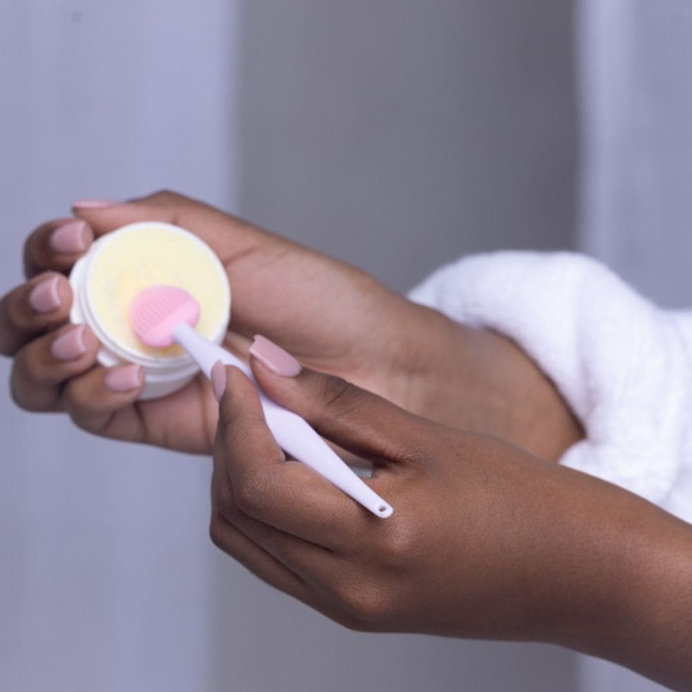 Jolie's Exfoliating Lip Brush